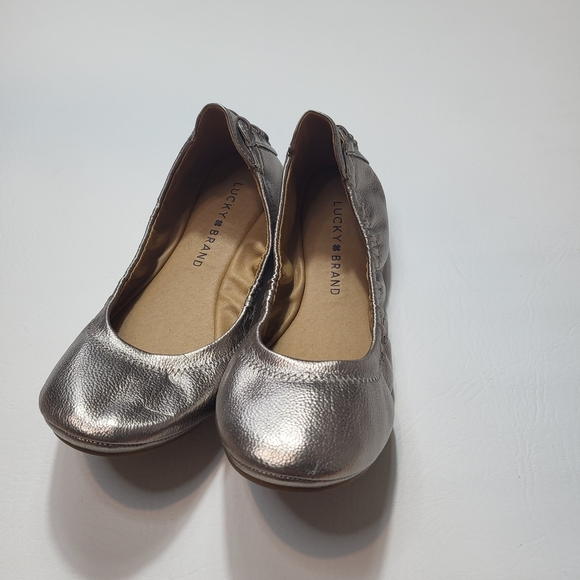 Lucky Brand  Ballet Flats Silver Pewter Leatger Round Toe Lace Up Detail Sz 6.5 - Picture 3 of 8